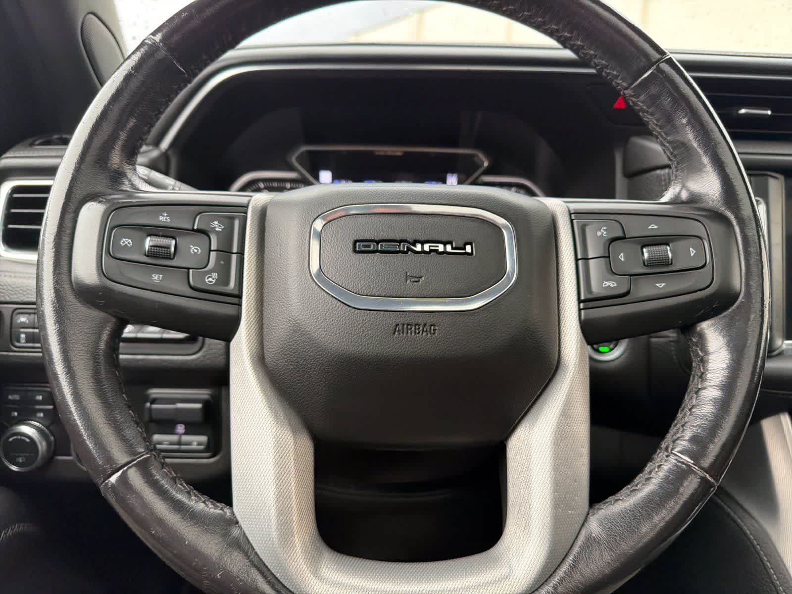 Used 2021 GMC Yukon Denali w/ Denali Ultimate Package AWD/4WD image 26