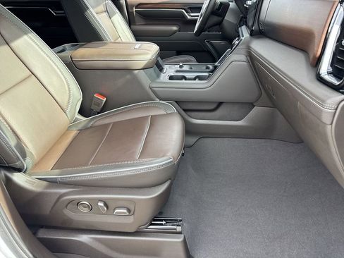 Used 2024 GMC Sierra 3500 Denali w/ Denali Reserve Package image 29