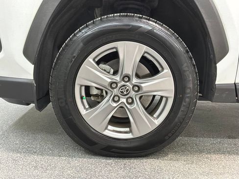 Used 2022 Toyota RAV4 XLE w/ Convenience Package FWD image 31