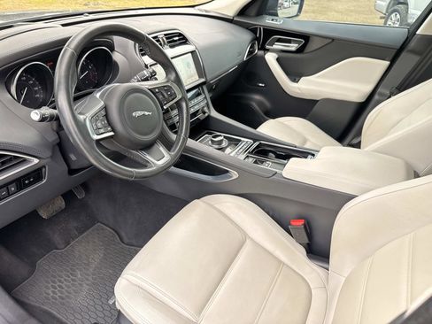 Used 2020 Jaguar F-PACE Prestige image 25