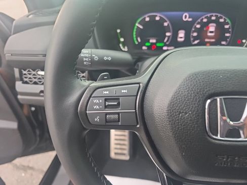 Used 2025 Honda Accord Sport image 17
