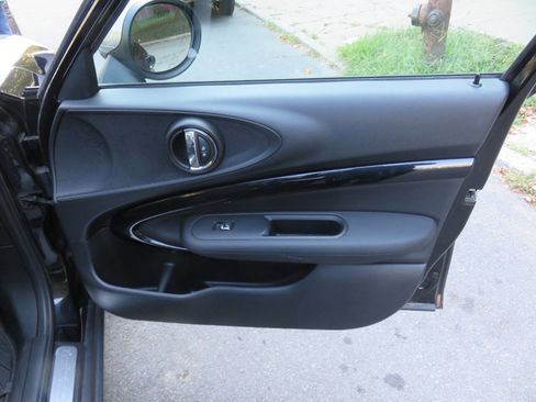 Used 2019 MINI Cooper Clubman image 24