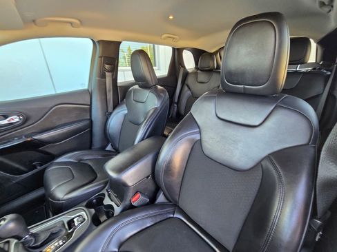 Used 2021 Jeep Cherokee Altitude image 10