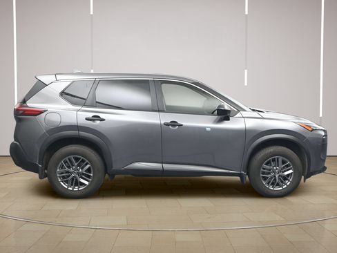 Used 2021 Nissan Rogue S FWD image 8