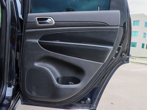 Used 2017 Jeep Grand Cherokee Laredo RWD image 10