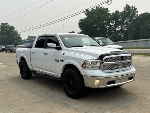 Used 2018 RAM 1500 Laramie w/ Convenience Group AWD/4WD image 20