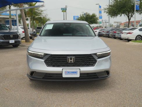Used 2025 Honda Accord SE image 2