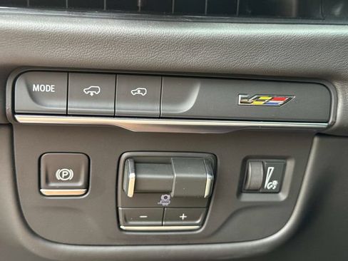 Certified 2026 Cadillac Escalade ESV V AWD/4WD image 34