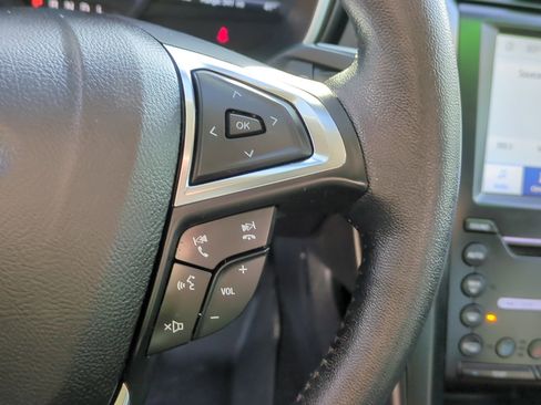 Used 2020 Ford Fusion Titanium image 19