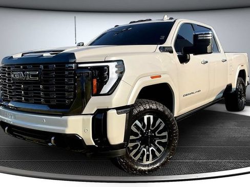 Used 2024 GMC Sierra 2500 Denali Ultimate AWD/4WD image 1