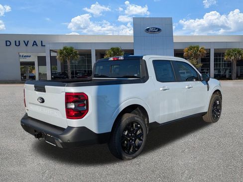New 2025 Ford Maverick Lariat w/ Black Appearance Package image 3