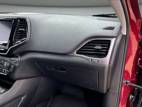 Used 2019 Jeep Cherokee Limited AWD/4WD image 26