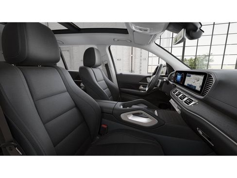 New 2026 Mercedes-Benz GLS 450 4MATIC image 4