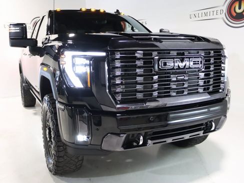 Used 2024 GMC Sierra 3500 Denali Ultimate image 39