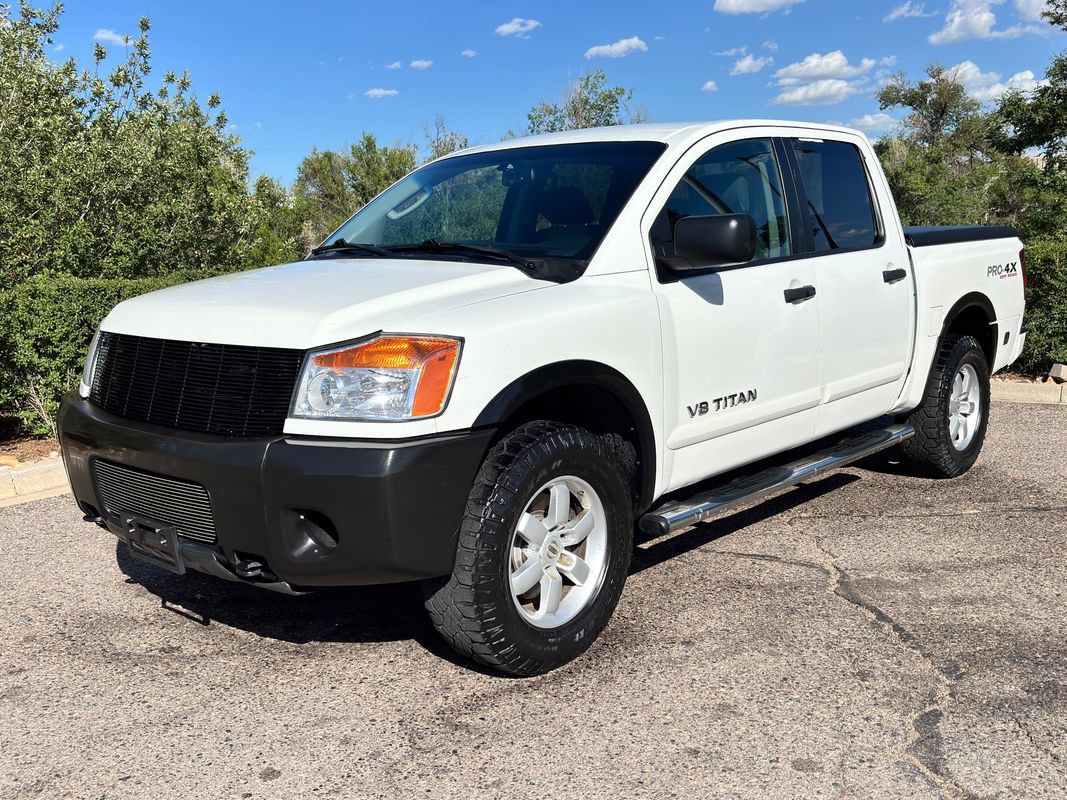 Used 2010 Nissan Titan PRO-4X AWD/4WD image 5