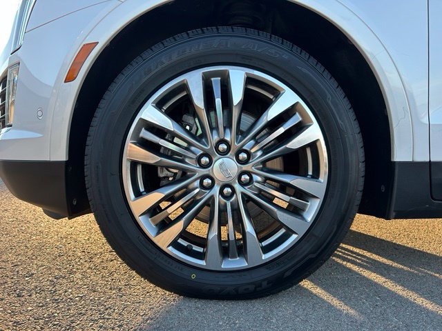 Used 2018 Cadillac XT5 Premium Luxury w/ Driver Assist Package AWD/4WD image 12