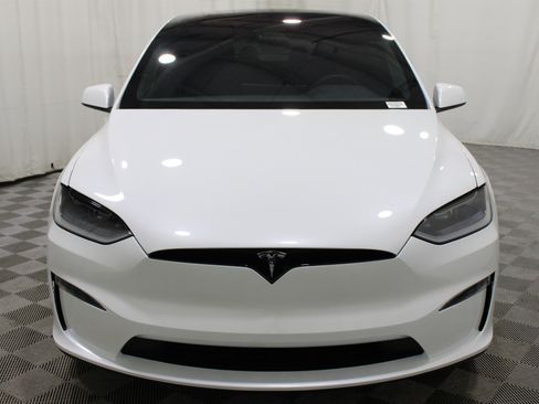 Used 2024 Tesla Model X Plaid image 32