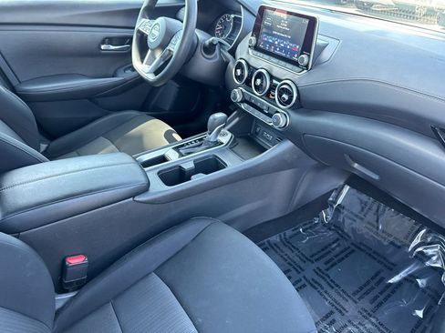 Used 2024 Nissan Sentra SV FWD image 15