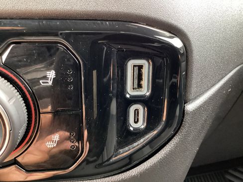 Used 2024 Chevrolet Silverado 1500 LT w/ Z71 Off-Road Package image 25