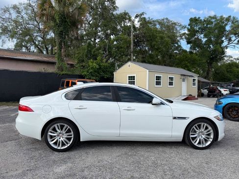 Used 2016 Jaguar XF Prestige AWD/4WD image 4