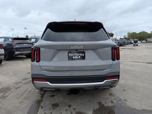 New 2026 Kia Sorento EX image 7