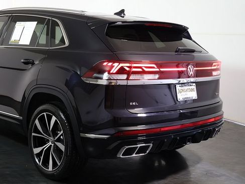 Used 2024 Volkswagen Atlas Cross Sport SEL Premium R-Line AWD/4WD image 11