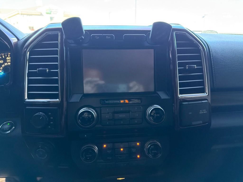 Used 2016 Ford F150 Lariat w/ Equipment Group 502A Luxury AWD/4WD image 23