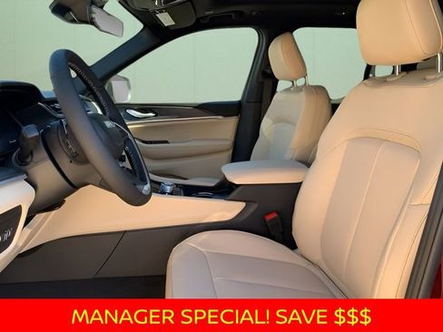 New 2025 Jeep Grand Cherokee Limited w/ Black Appearance Package image 18