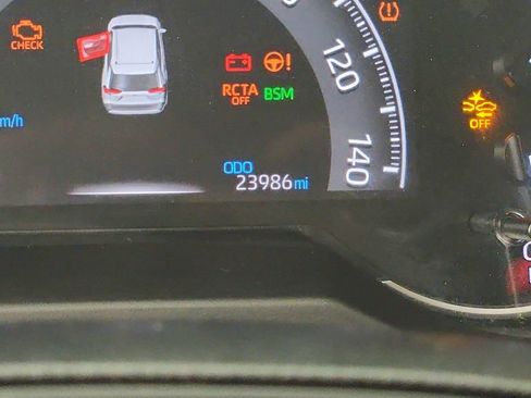 Used 2025 Toyota RAV4 XLE AWD/4WD image 15