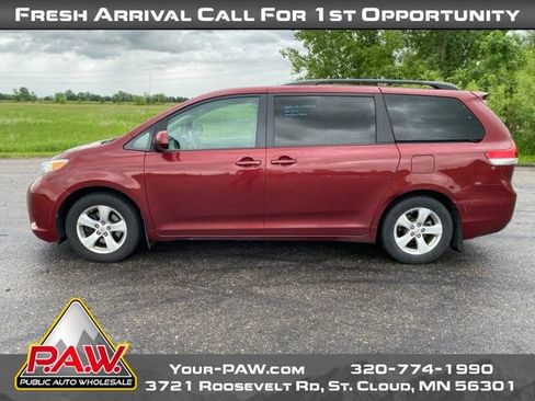 Used 2011 Toyota Sienna LE FWD image 5