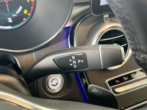 Used 2022 Mercedes-Benz GLC 300 4MATIC SUV image 17