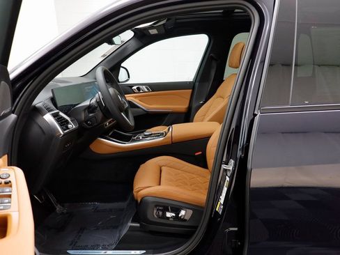 New 2026 BMW X5 xDrive50e w/ M Sport Package AWD/4WD image 5