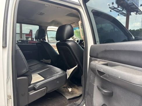 Used 2011 GMC Sierra 2500 SLE w/ SLE Preferred Package AWD/4WD image 18