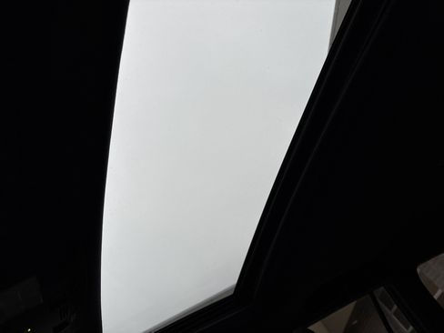 Used 2021 Lexus GX 460 Premium w/ Accessory Package image 18