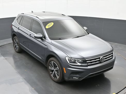 Used 2019 Volkswagen Tiguan SEL w/ 3rd Row Seat Package AWD/4WD image 35