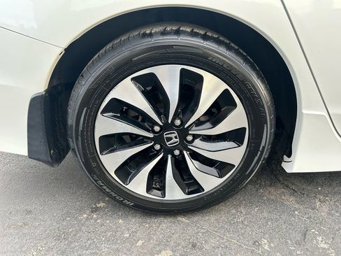 Used 2017 Honda Accord Touring image 22