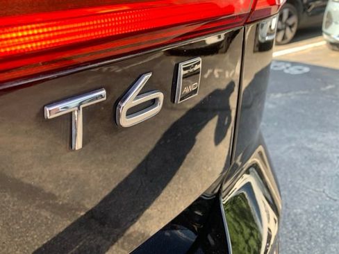 Used 2019 Volvo XC60 T6 Momentum w/ Multimedia Package AWD/4WD image 21