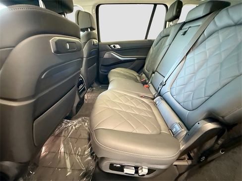 Used 2025 BMW X7 xDrive40i w/ Climate Comfort Package image 20