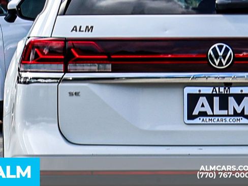 Used 2025 Volkswagen Atlas SE FWD image 13