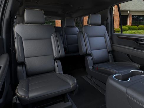 New 2026 Chevrolet Suburban Premier image 17