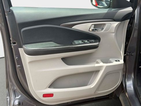 Used 2019 Honda Ridgeline RTL image 17