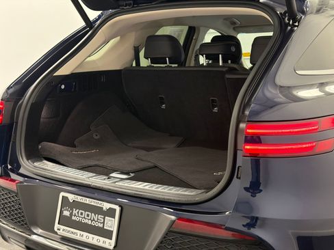 Used 2025 Genesis GV70 2.5T image 8