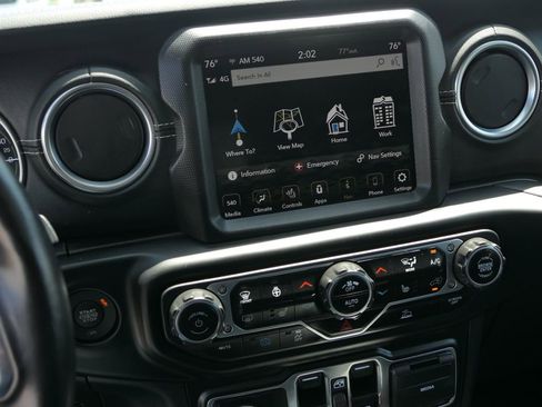 Used 2023 Jeep Wrangler Unlimited Sahara w/ Cold Weather Group AWD/4WD image 19