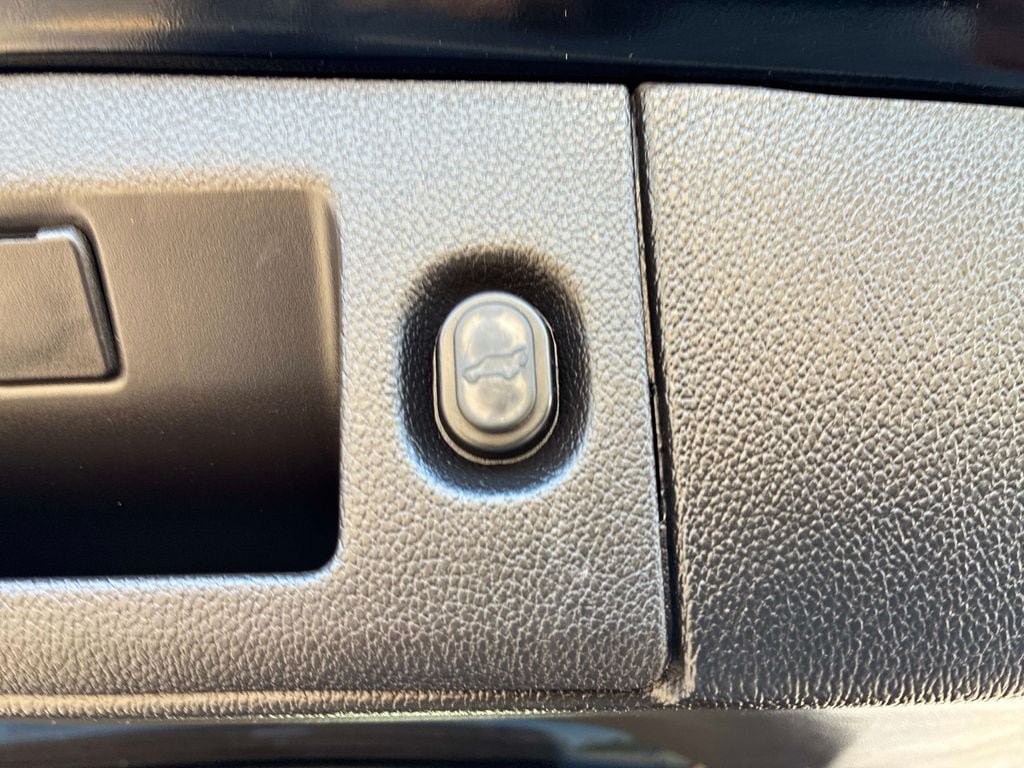 Used 2019 Chevrolet Tahoe LT AWD/4WD image 14