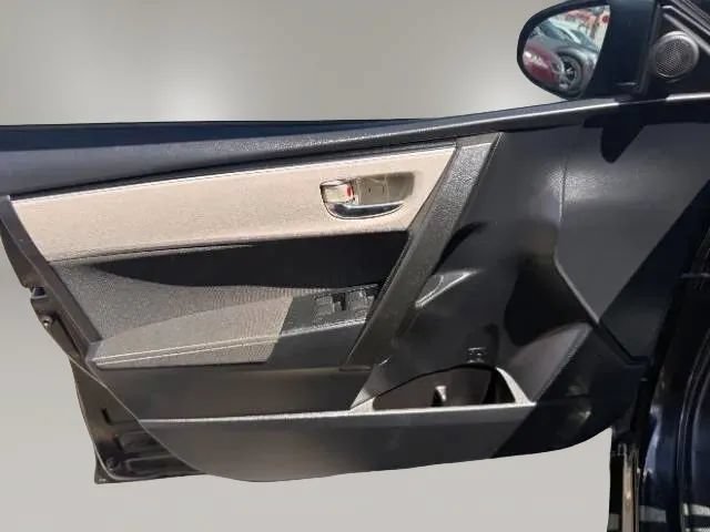 Used 2019 Toyota Corolla LE w/ Carpet Mat Package (TMS) FWD image 10