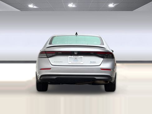 Used 2024 Honda Accord Sport image 9