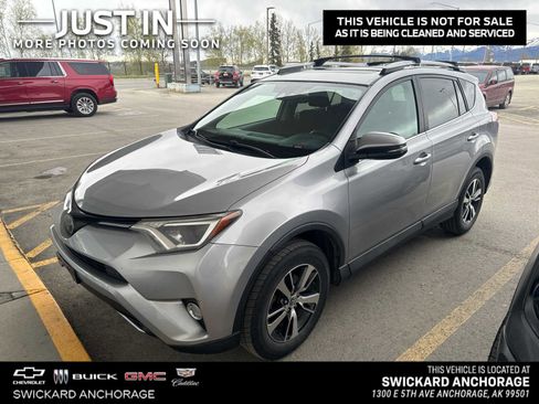 Used 2018 Toyota RAV4 XLE w/ Plus Extra Value Package AWD/4WD image 1
