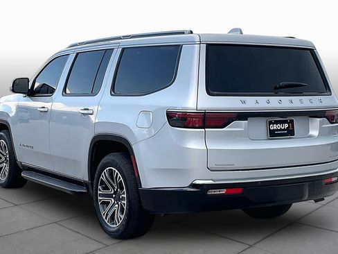 Used 2022 Jeep Wagoneer Series III w/ Flexible Seating Group AWD/4WD image 11