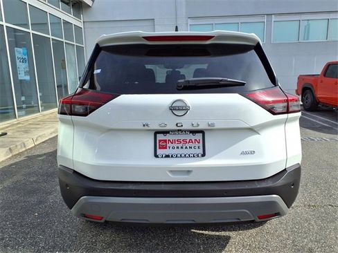 Used 2023 Nissan Rogue S image 20