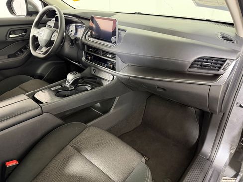 Used 2025 Nissan Rogue SV image 24